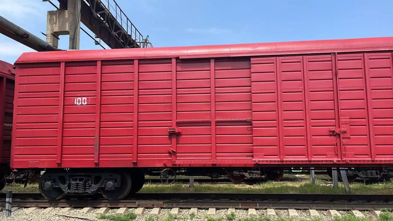 На заводе стальных конструкций «Кубань» выпустили 100-й вагон