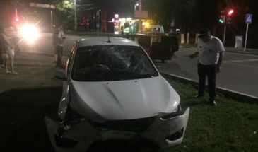 В Армавире водитель-подросток спровоцировал ночное ДТП
