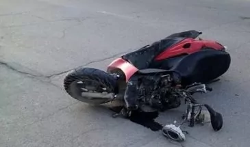 Пожилой скутерист попал в реанимацию после ДТП с автоледи в Армавире