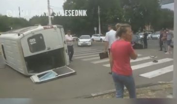 Маршрутка с людьми перевернулась в Армавире