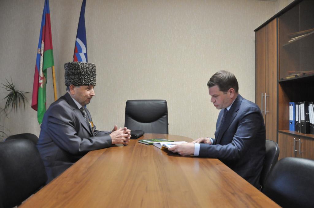 Депутат Государственной Думы РФ Андрей Дорошенко встретился с писателем Асманом Огурловым