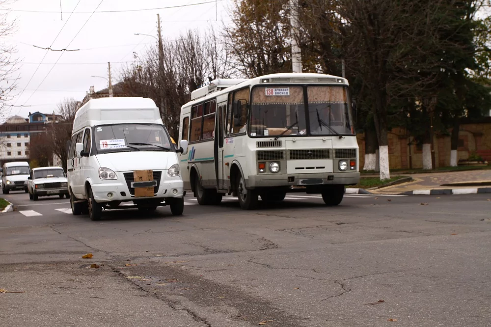 В Армавире два пригородных автобуса изменили схему движения