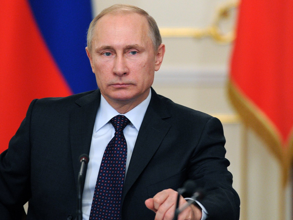 Владимир Путин подписал закон об удалённой работе
