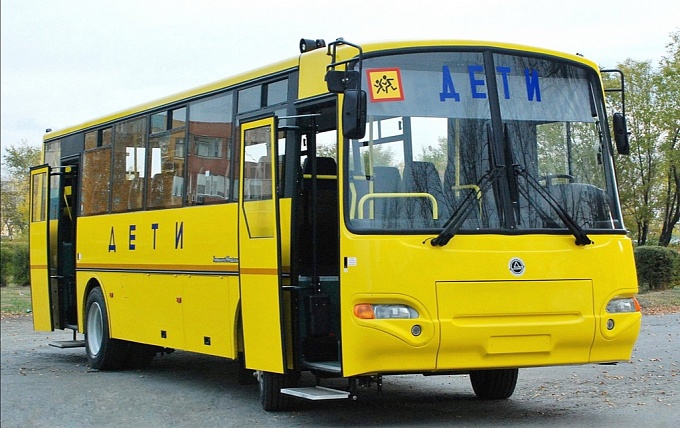 Армавирская школа получила два новых школьных автобуса