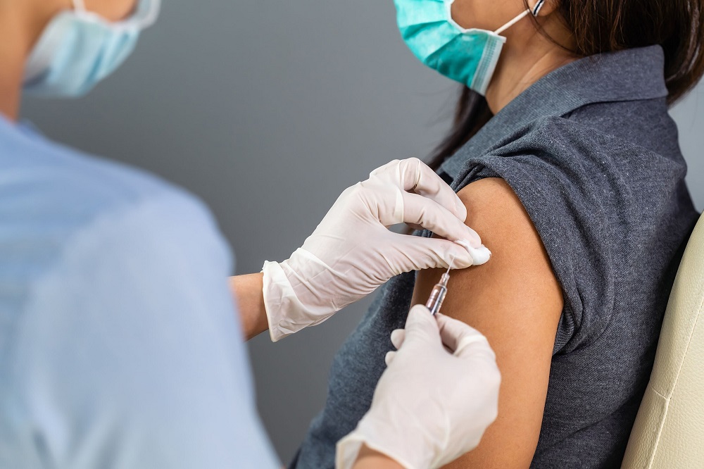 Полный курс вакцинации от коронавируса прошли 80 тысяч армавирцев
