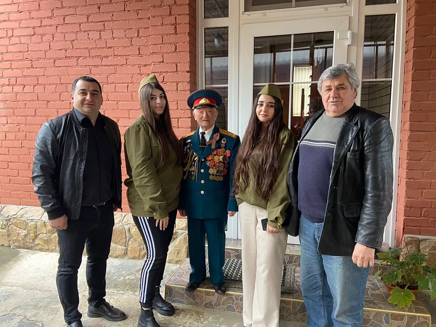 Депутат Армавирской городской Думы Камо Айрапетян поздравил ветеранов