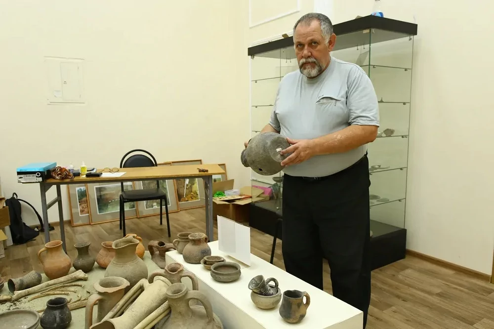 В Армавире открылась экспозиция уникальных экспонатов из запасников исторического музея