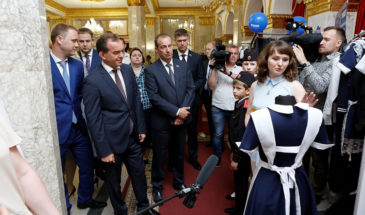 Губернатор Кубани посетил выставку «Дни школьной моды» в Краснодаре
