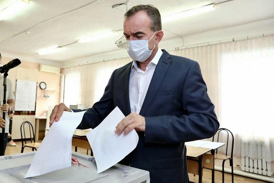 Губернатор Кубани проголосовал в станице Динской