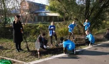 Активисты молодежного клуба «Импульс» высадили в Городской Роще аллею из 20 деревьев