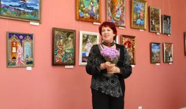 Армавирская художница создает картины в технике рельефной тканевой аппликации