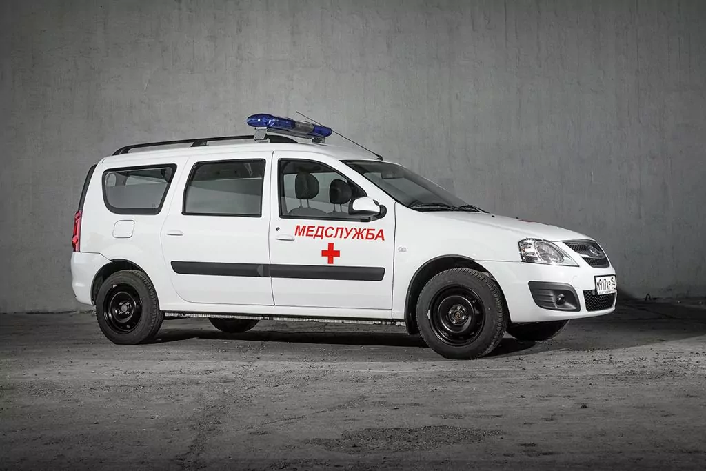 Автопарк городской больницы пополнился новым легковым автомобилем «Лада Ларгус»