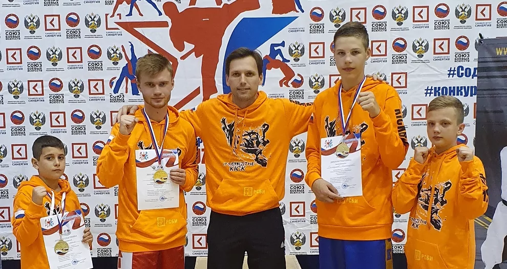 Армавирские спортсмены победили во Всероссийских соревнованиях по кикбоксингу