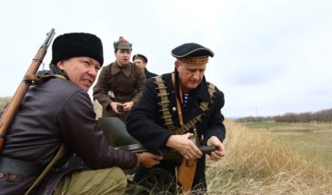 У крепости Прочный окоп реконструировали бой времен Гражданской войны