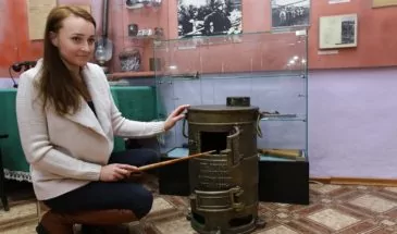 Найденную в гараже печь-буржуйку армавирского производства депутат Алексей Штаничев подарил музею