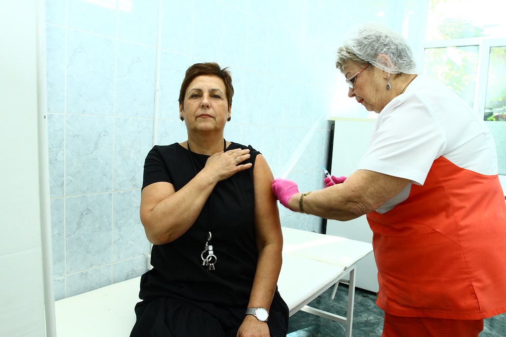 Более 1,1 млн кубанцев вакцинировали от гриппа