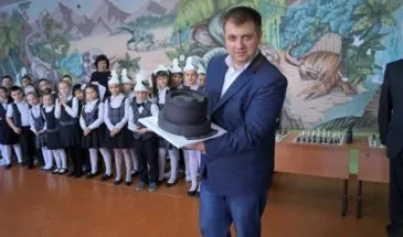 Армавирские школьники сыграли в шахматы с Владимиром Сметана