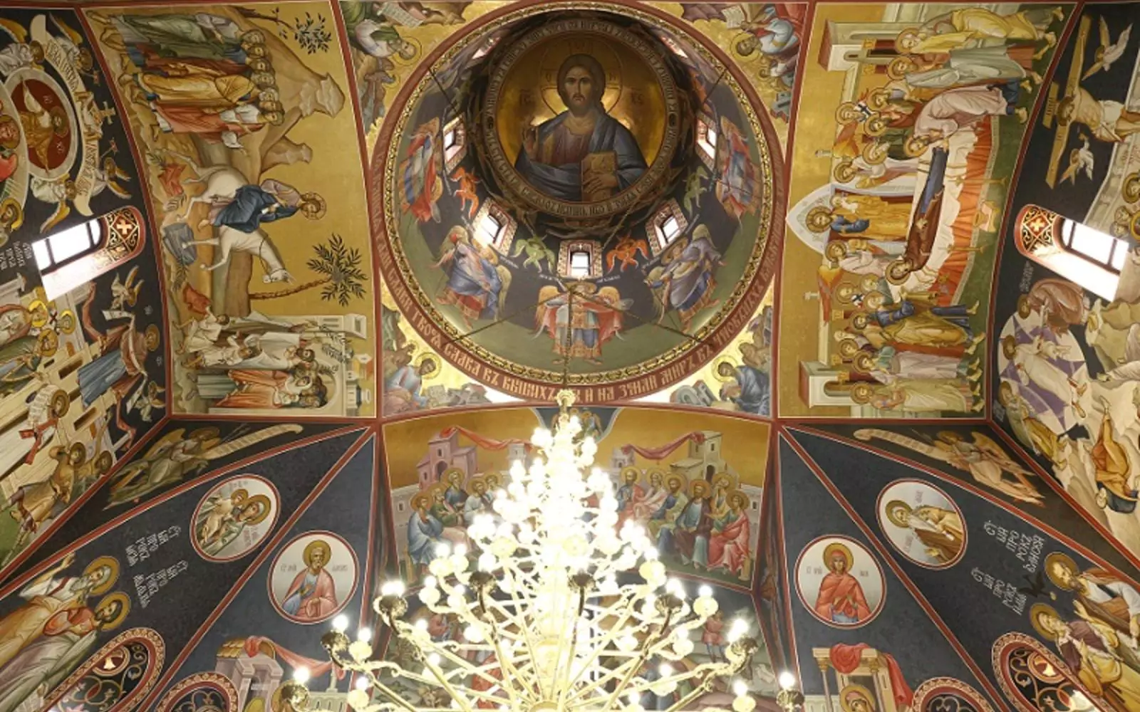 В Армавире завершили роспись храма Рождества Христова