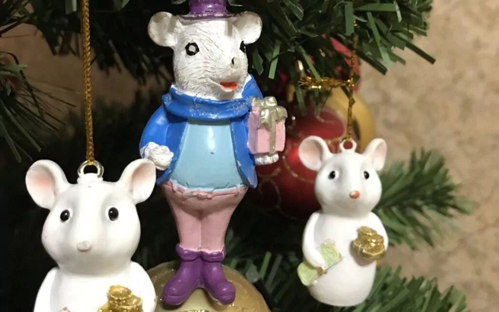 Счастье на елке. Три истории новогодних игрушек, принесших их обладательницам семейное благополучие