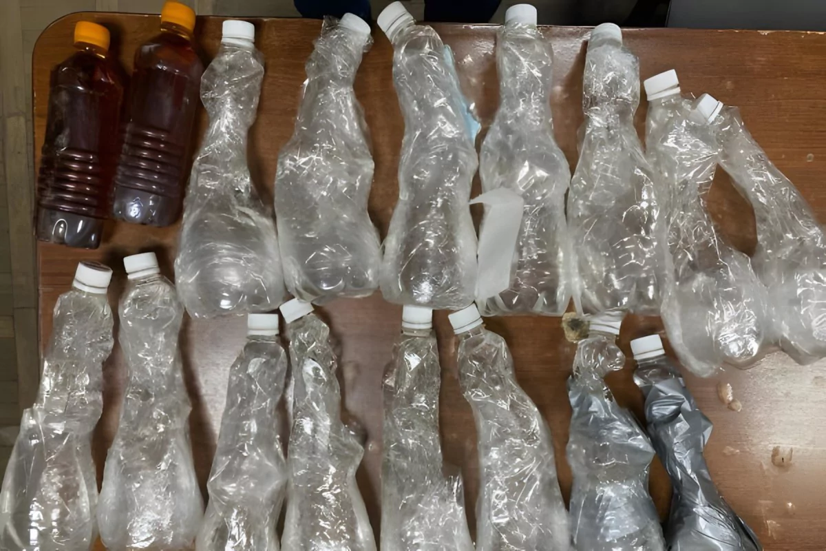 22-летний армавирец пытался перебросить 17 бутылок спирта через ограду исправительной колонии