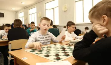 Сегодня впервые в Армавире стартовал региональный турнир по русским шашкам