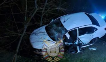 Жёсткая авария под Армавиром: машины выбросило с дороги