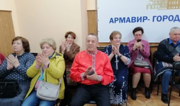 Ветераны отметили День поэзии стихами и песнями