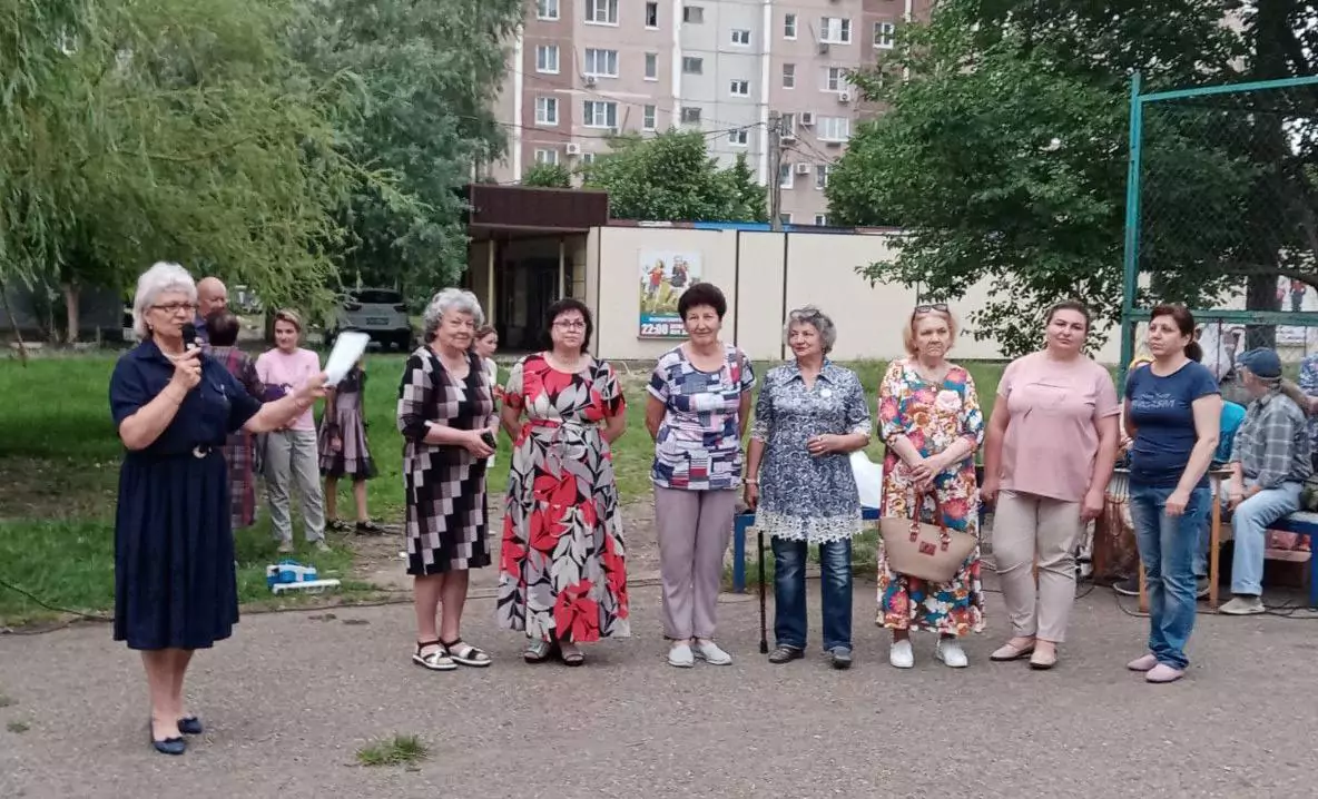 Жители Северного микрорайона поздравили друг друга – Общество | 02.06.2024  – Армавирский собеседник