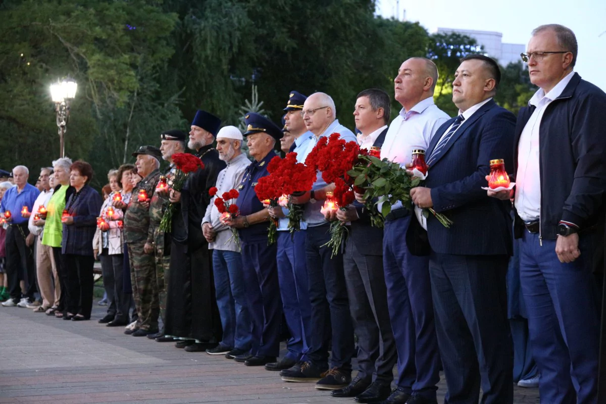 Сегодня в 4 часа в парке Победы состоялся митинг памяти