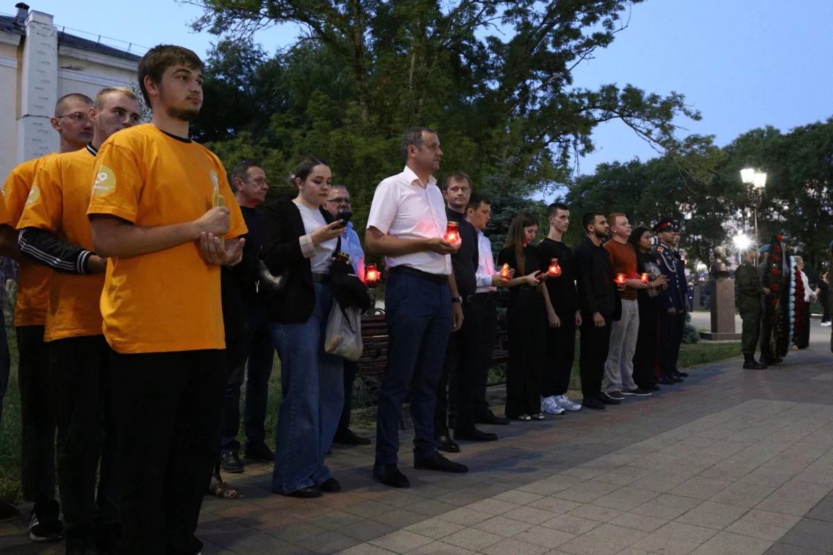 Сегодня в 4 часа в парке Победы состоялся митинг памяти