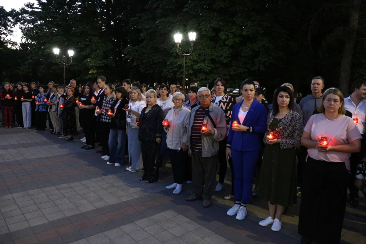 Сегодня в 4 часа в парке Победы состоялся митинг памяти