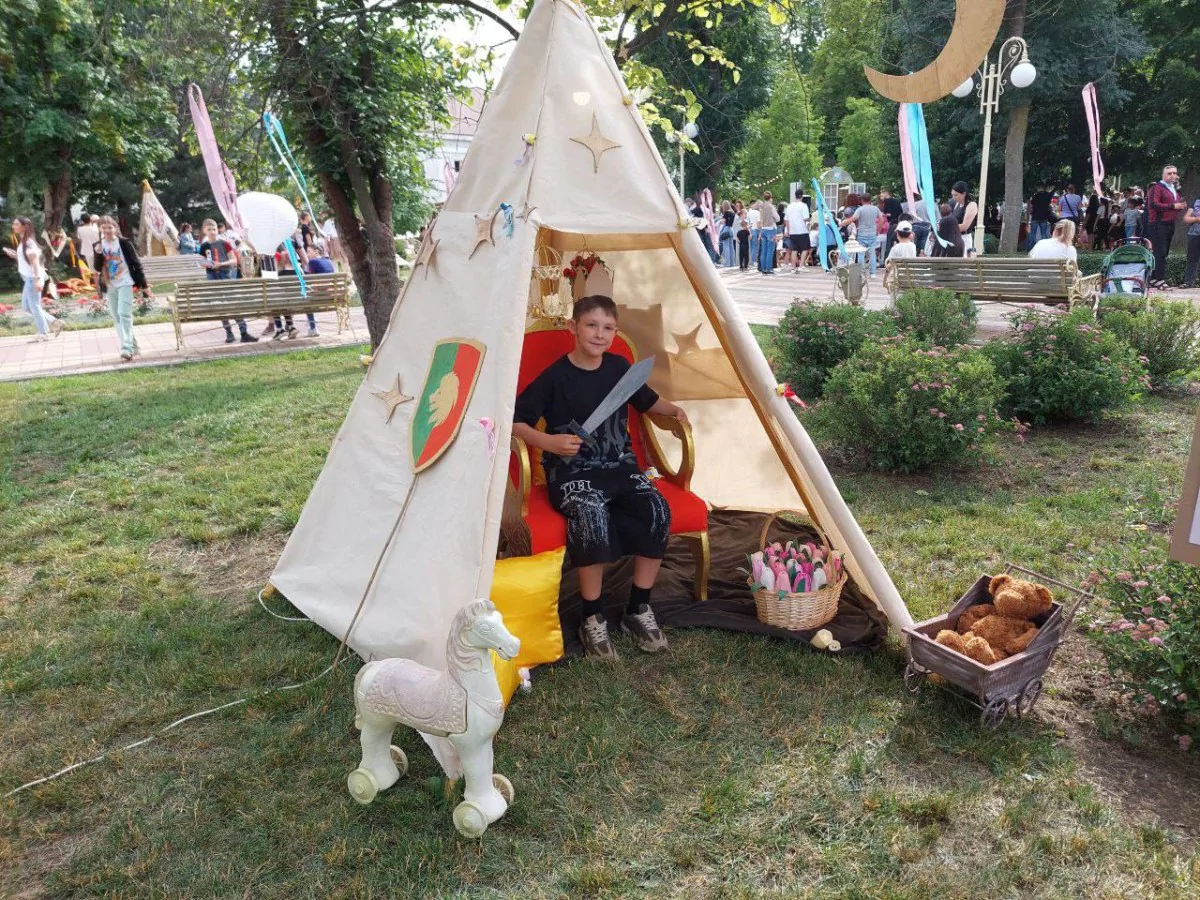 В городе сегодня прошёл фестиваль «Шатры сказок»