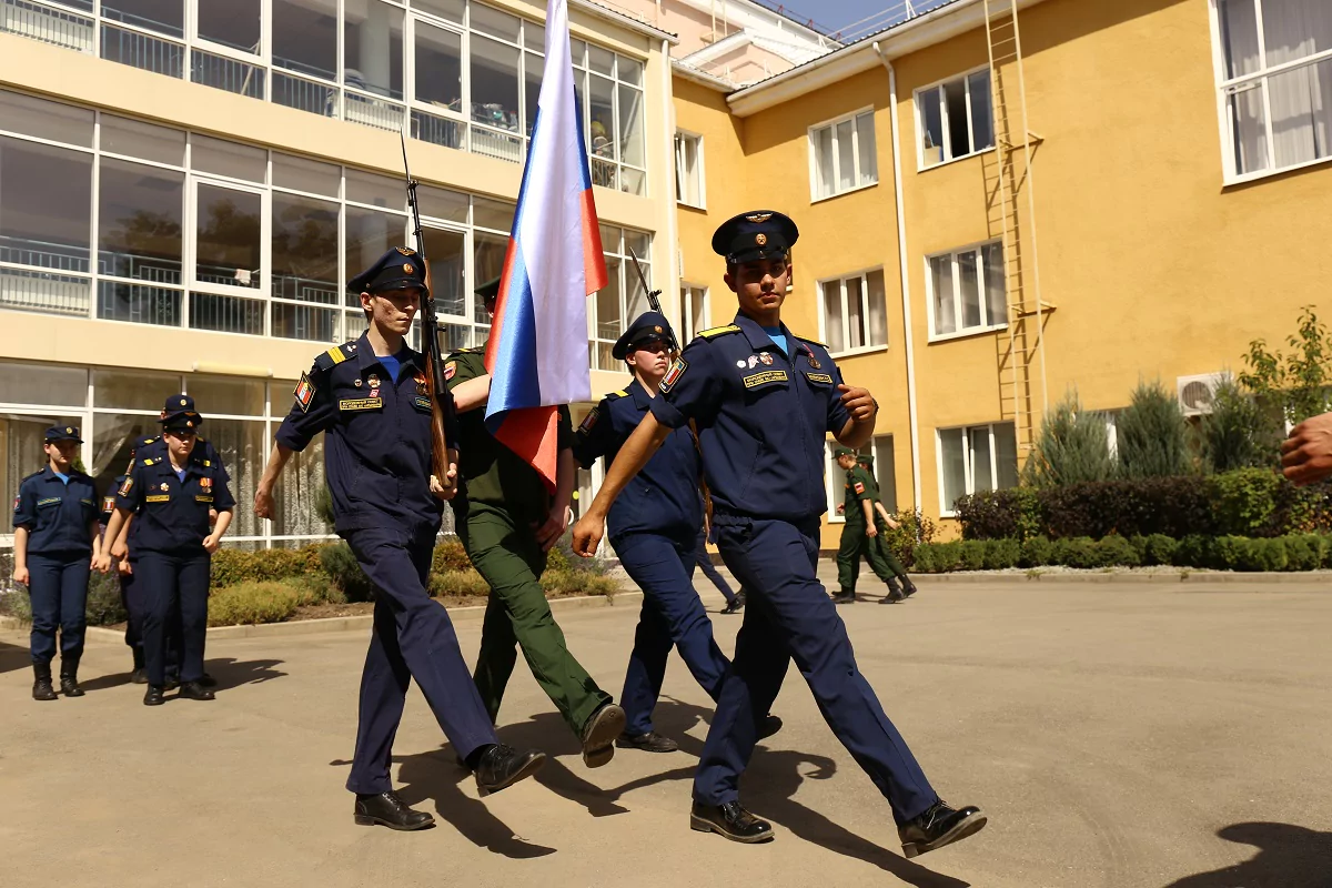 Виртуозное владение карабином Симонова показали сегодня на плацу ГДК