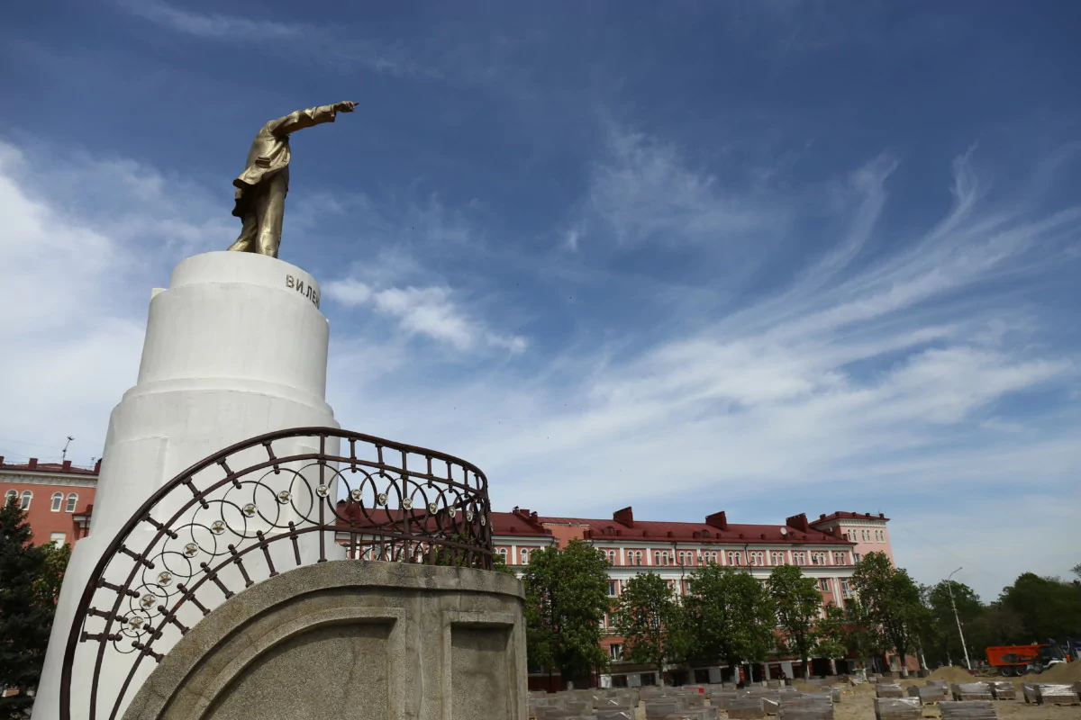 Памятник Ленину на центральной площади ждёт ремонтников