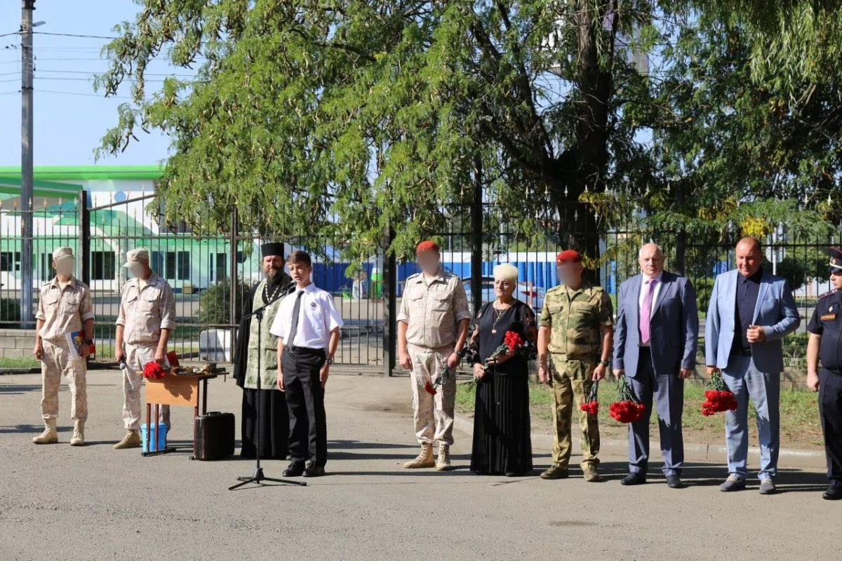 Сегодня, в День памяти павших воинов, в 15-м отдельном Отряде спецназначения «Вятич» прошло траурное мероприятие