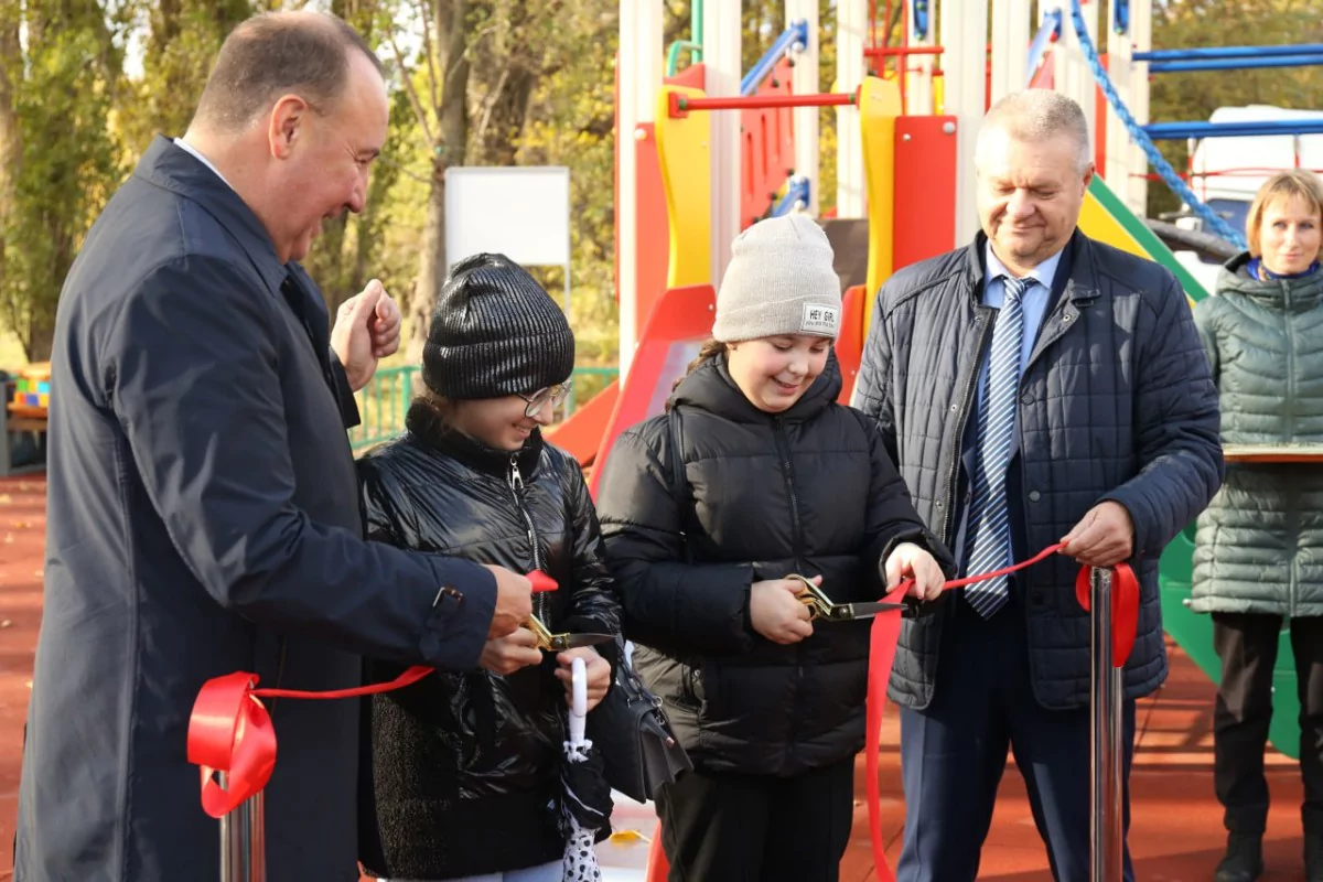 В Старой Станице открыли третью детскую площадку. Их возвели в рамках проекта «Инициативное бюджетирование»