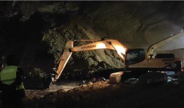 Ночью в районе танкера «Волгонефть-239»  из воды собирали мазут