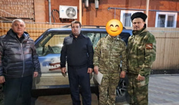 Ещё одну машину передали армавирские волонтёры бойцам СВО