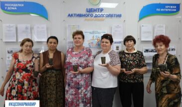 Армавирские пенсионерки декорировали пластиковые стаканчики