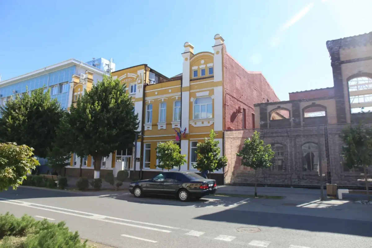 Где в Армавире «проклятый» переулок и на чём бывшие крепостные сколотили состояние?