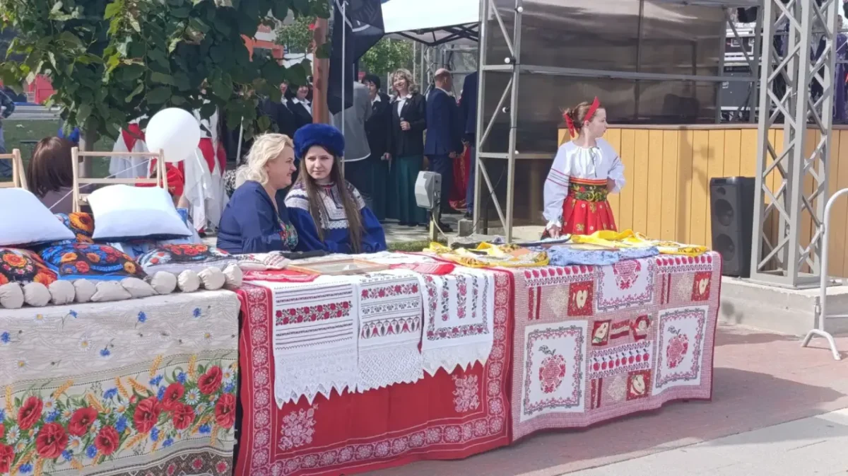 В парке «Сфинксы» в разгаре фестиваль «Русский мир в многонациональном Армавире»