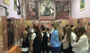 Личные вещи участников СВО увидели школьники в Армавирском краеведческом музее