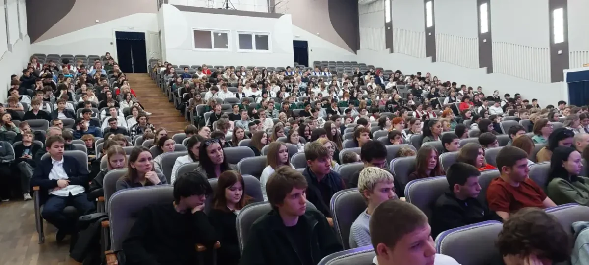 Лёгкие деньги приводят к горю родителей и поломанной жизни. Об этом рассказали армавирским школьникам