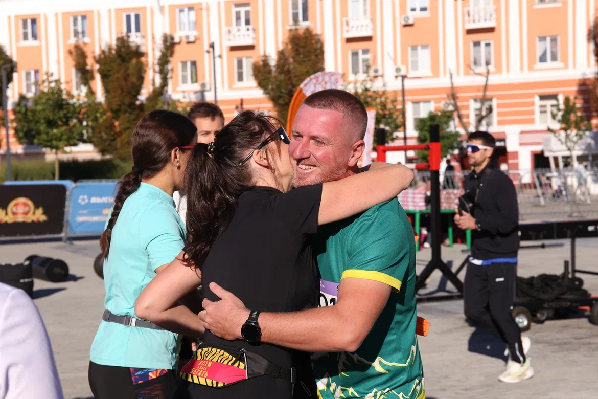 Больше 600 бегунов стартовали от центральной площади города