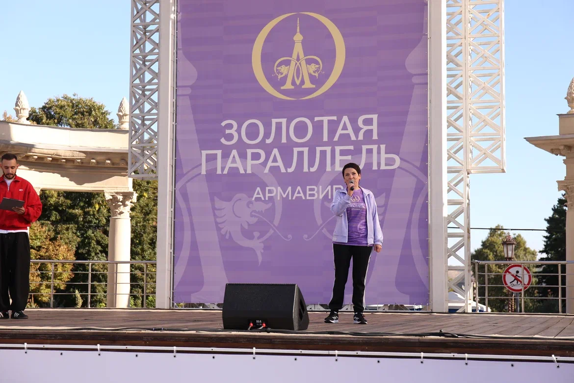 Больше 600 бегунов стартовали от центральной площади города