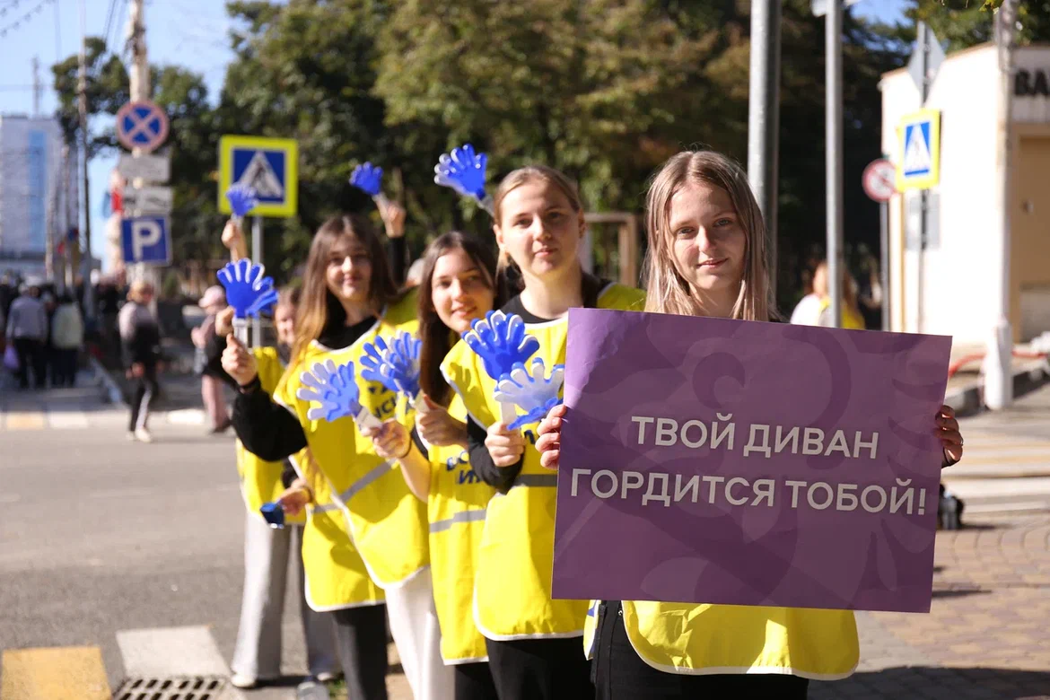 Больше 600 бегунов стартовали от центральной площади города