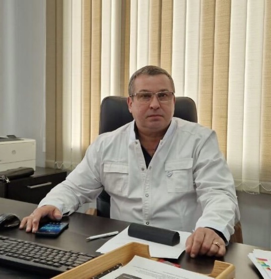 Армавирские главврачи спасли на улице пенсионера