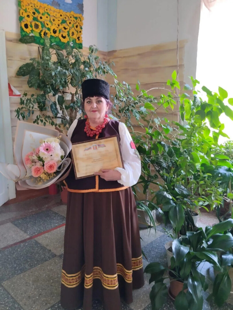 Песня как дыхание. 60 лет на сцене клуба посёлка Восток выступает хранительница казачьего фольклора Любовь Янушкевич